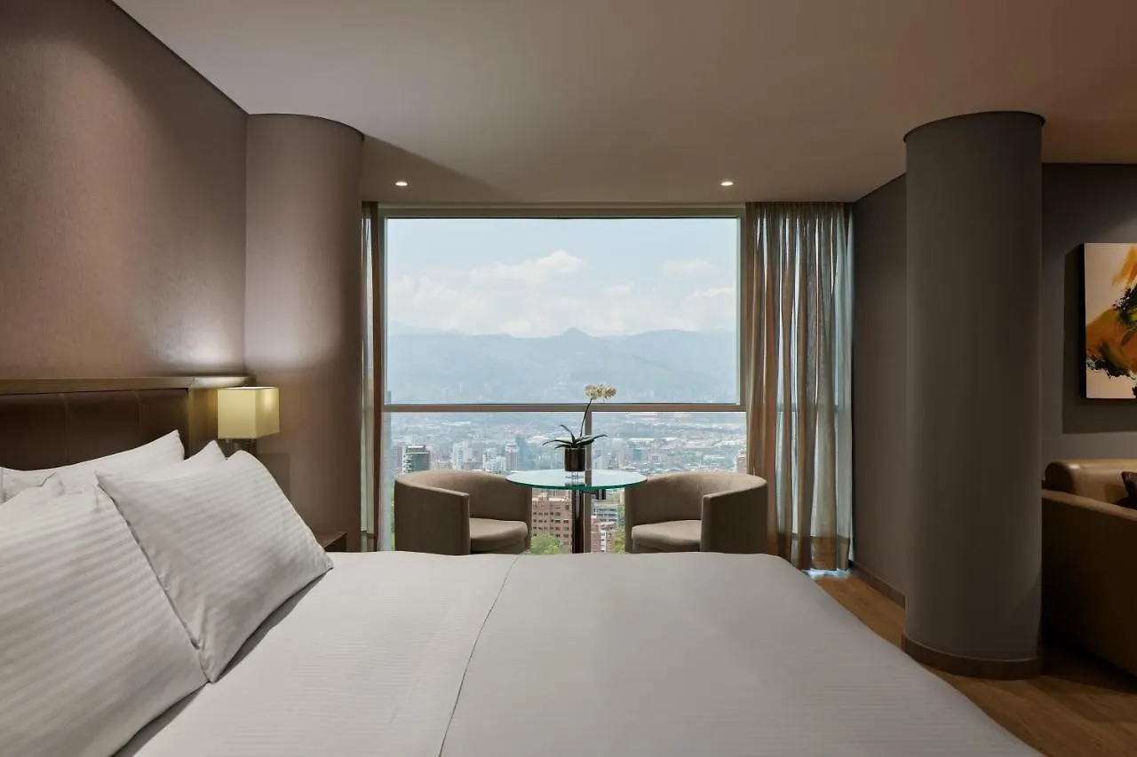 Binn Hotel Medellin 5*,