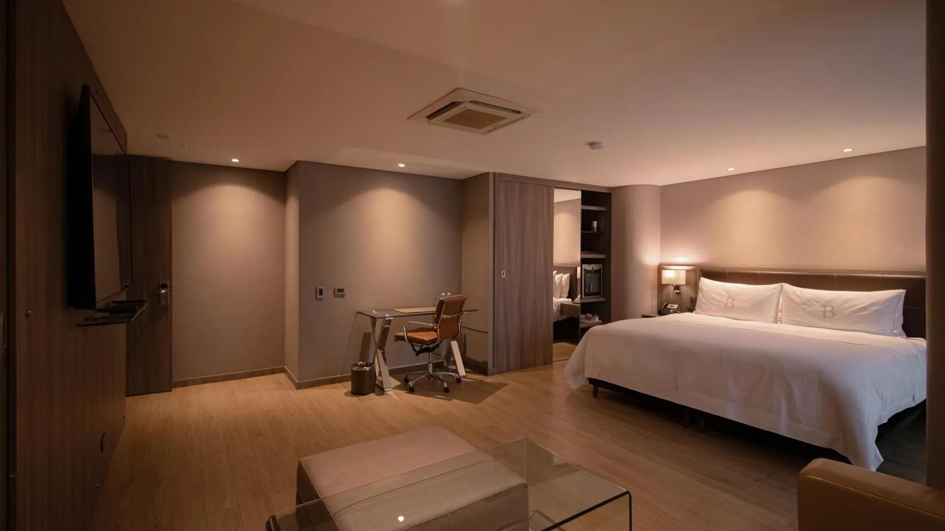 *****  Binn Hotel Medellin Colombia
